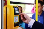 В Львовском трамвае появился терминал для оплаты проезда банковскими картами